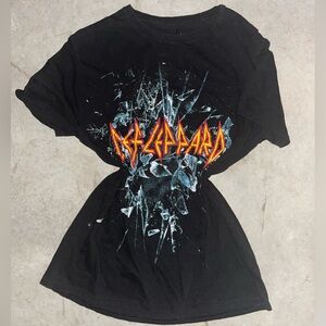 Def Leppard Black Graphic Tee